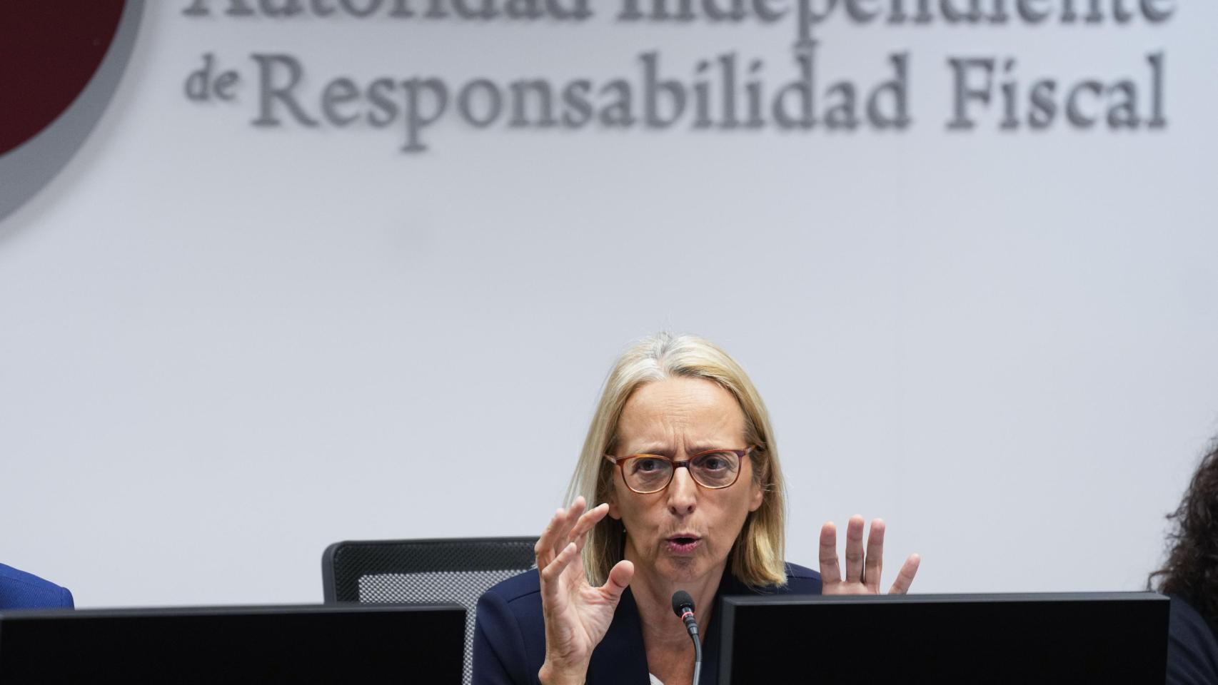 La presidenta de la Autoridad Independiente de Responsabilidad Fiscal (AIReF), Inés Olóndriz; presenta el Informe sobre los presupuestos iniciales de las administraciones públicas 2026.