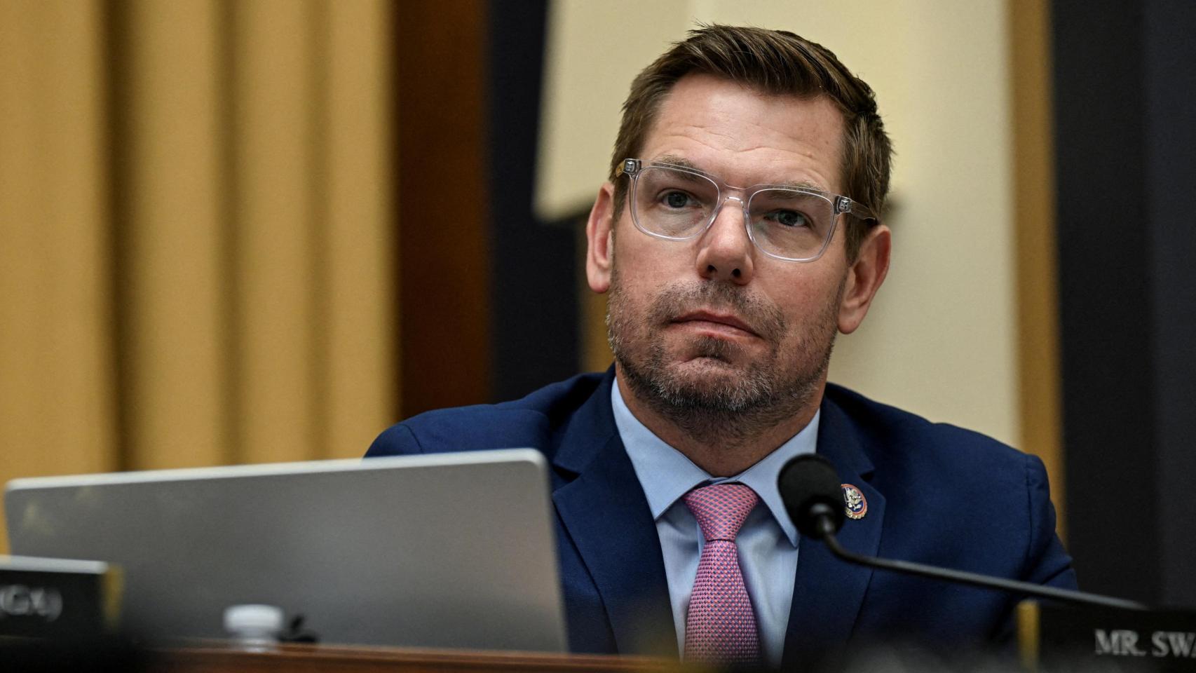 El demócrata californiano Eric Swalwell en una comisión del Congreso.