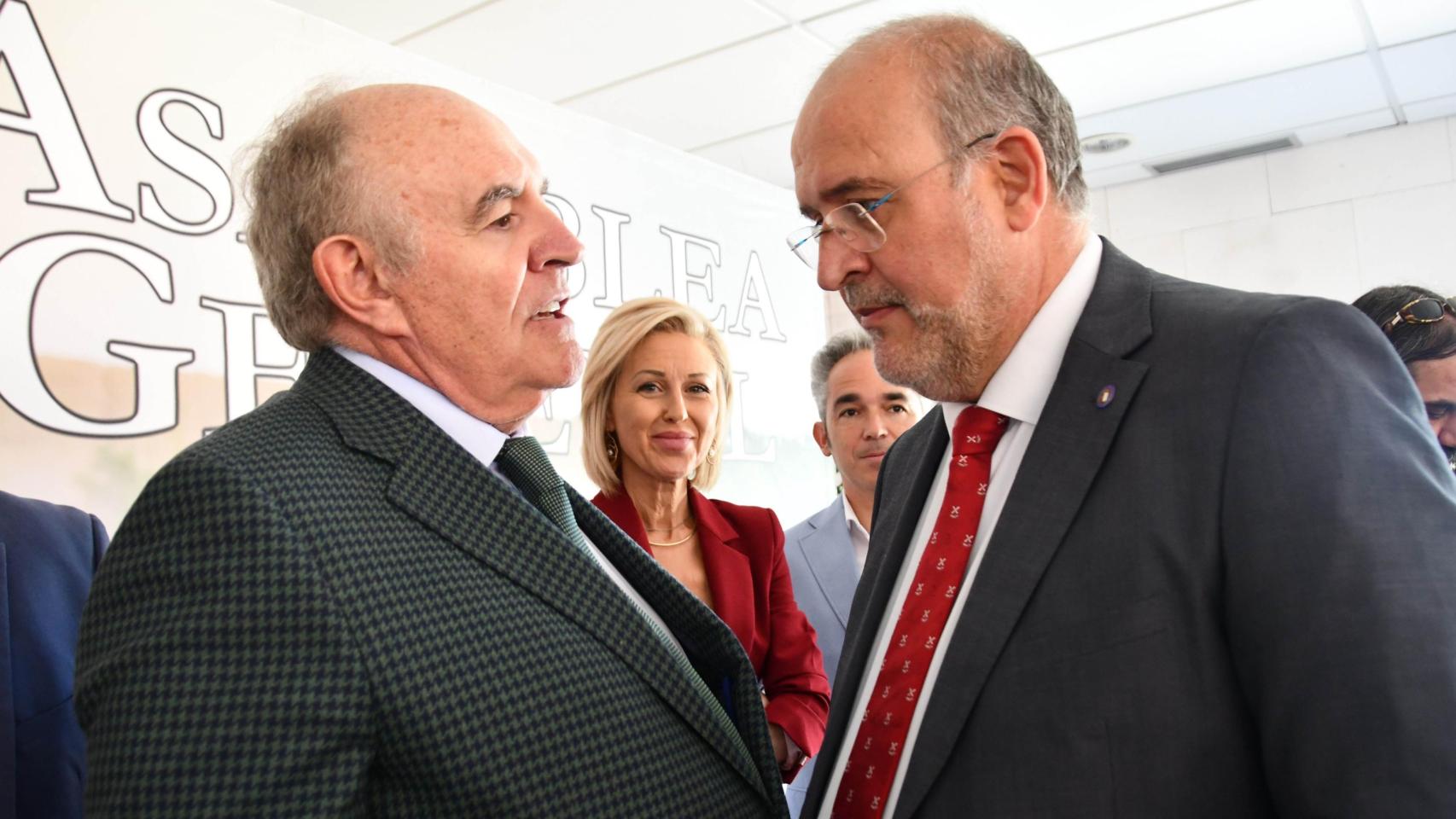 José María Fresneda, presidente de Asaja Castilla-La Mancha, y José Luis Martínez Guijarro, vicepresidente primero de Castilla-La Mancha. Foto: JCCM.