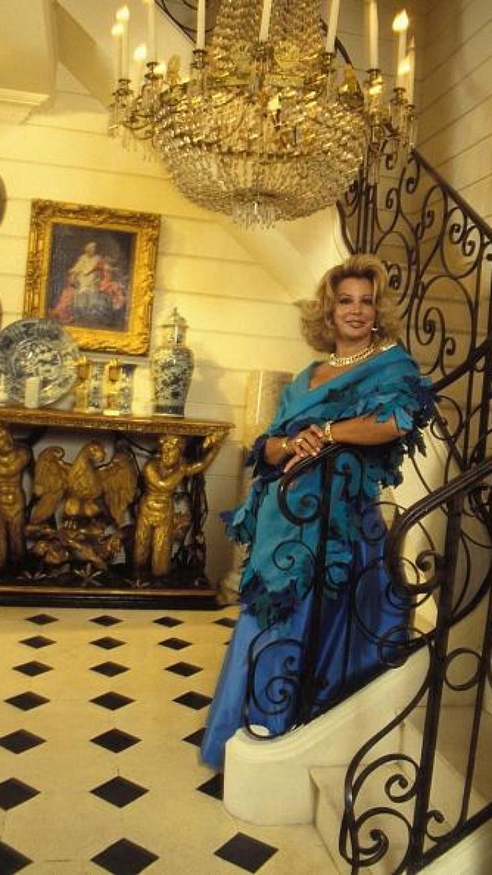 Olivia Valere en 1993 en su mansión de Marbella.