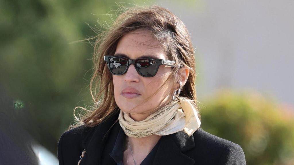 Sara Carbonero, en el último adiós a su madre, el pasado 13 de abril, en la localidad toledana de Corral de Almaguer.