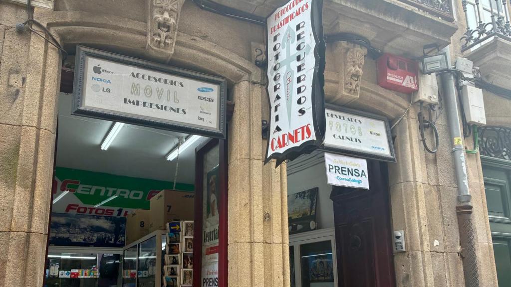 Denuncia el robo de una cámara en su estudio en Santiago: Ya lo tenían todo estudiado