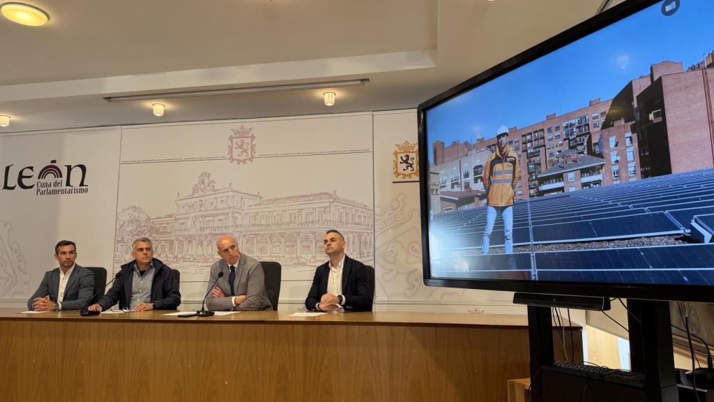 José Antonio Diez presenta el nuevo plan energético del Ayuntamiento de León basado en el autoconsumo