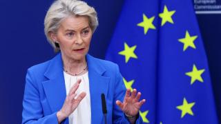 La presidenta de la Comisión Europea, Ursula von der Leyen, en una rueda de prensa en Bruselas.