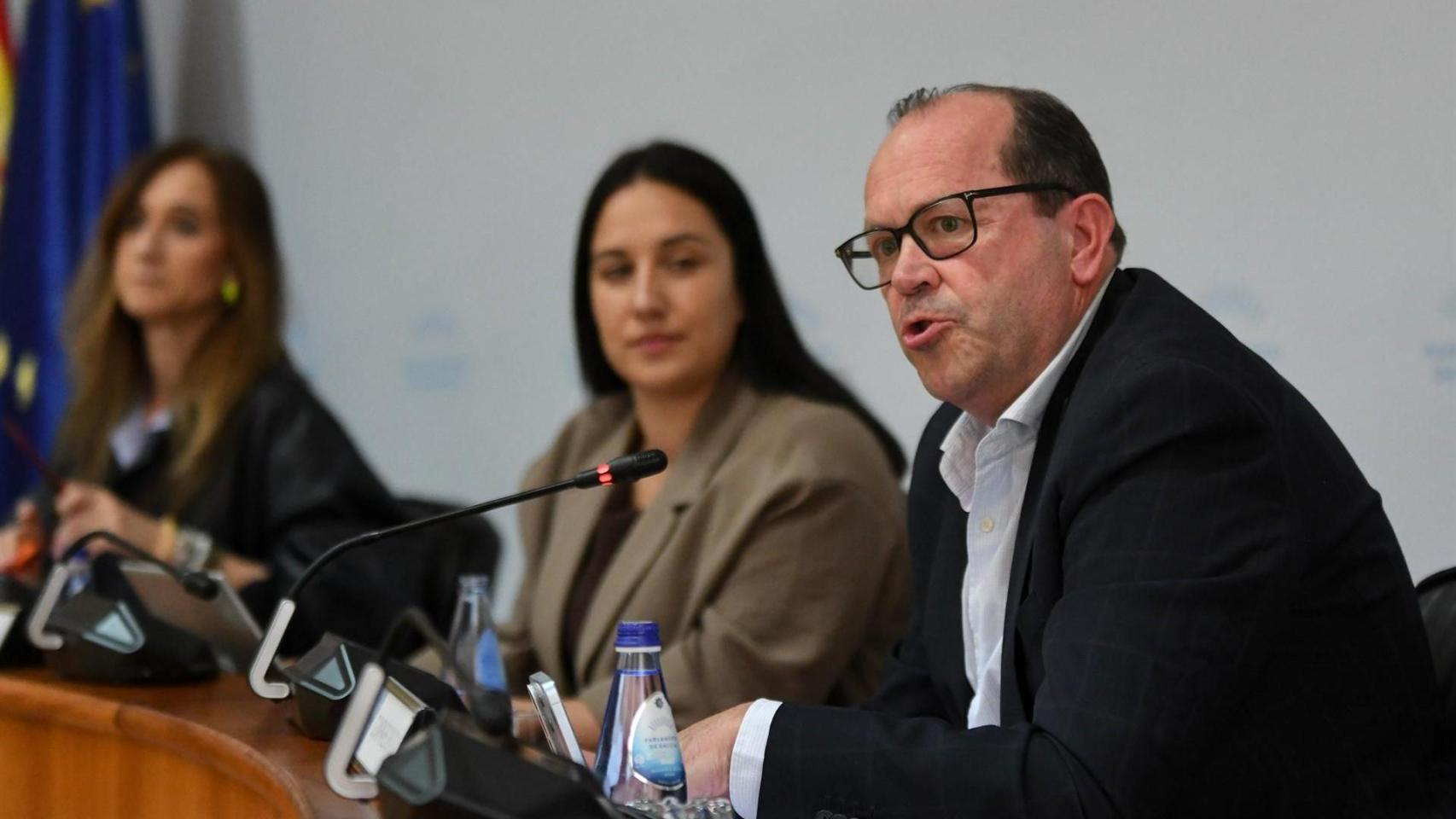El presidente de Sogama, Javier Domínguez Lino, en comisión