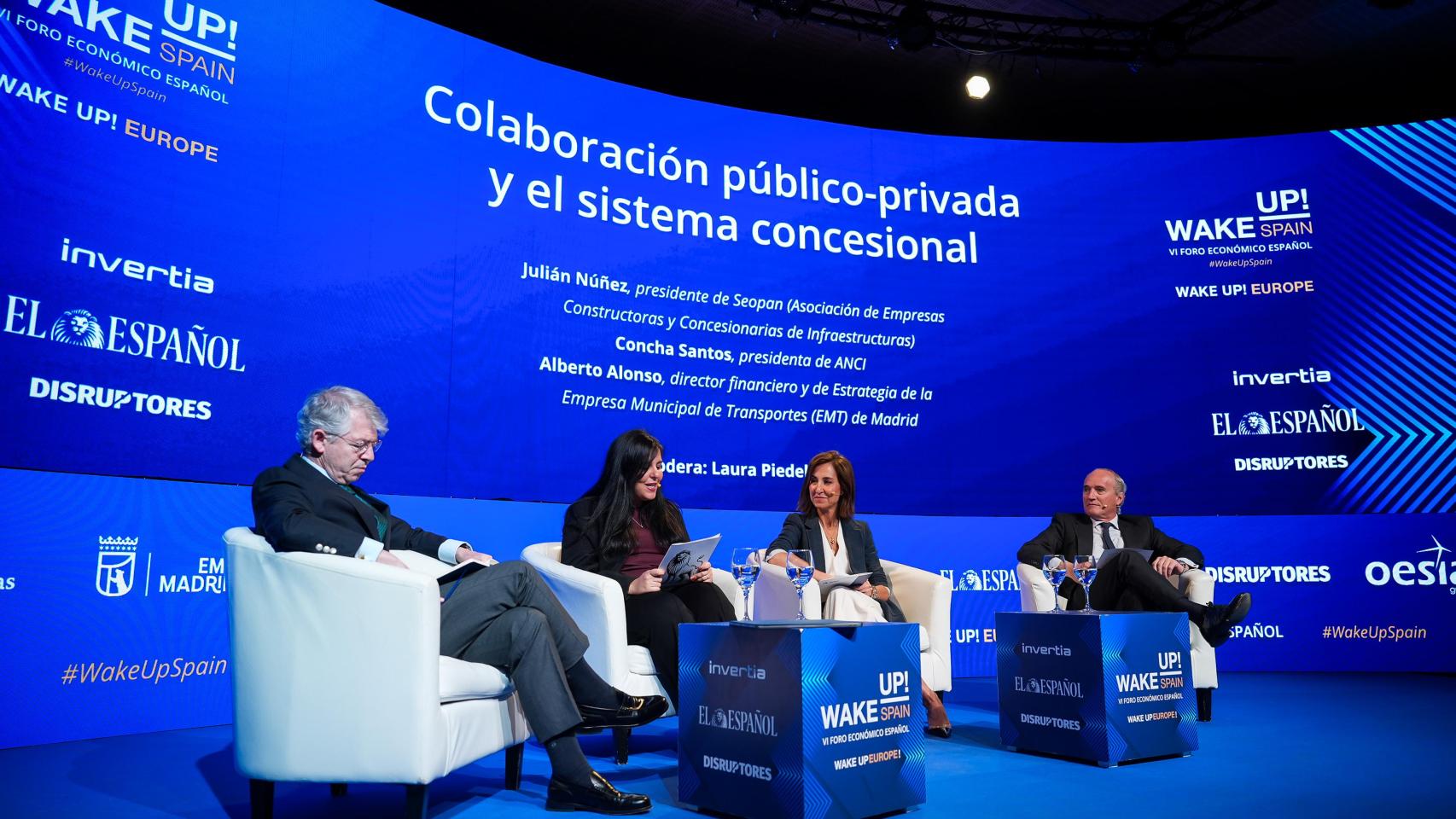 Julián Núñez, presidente de Seopan (Asociación de Empresas Constructoras y Concesionarias de Infraestructuras), Concha Santos, presidenta de ANCI y Alberto Alonso, director financiero y de Estrategia de la Empresa Municipal de Transportes (EMT) de Madrid.