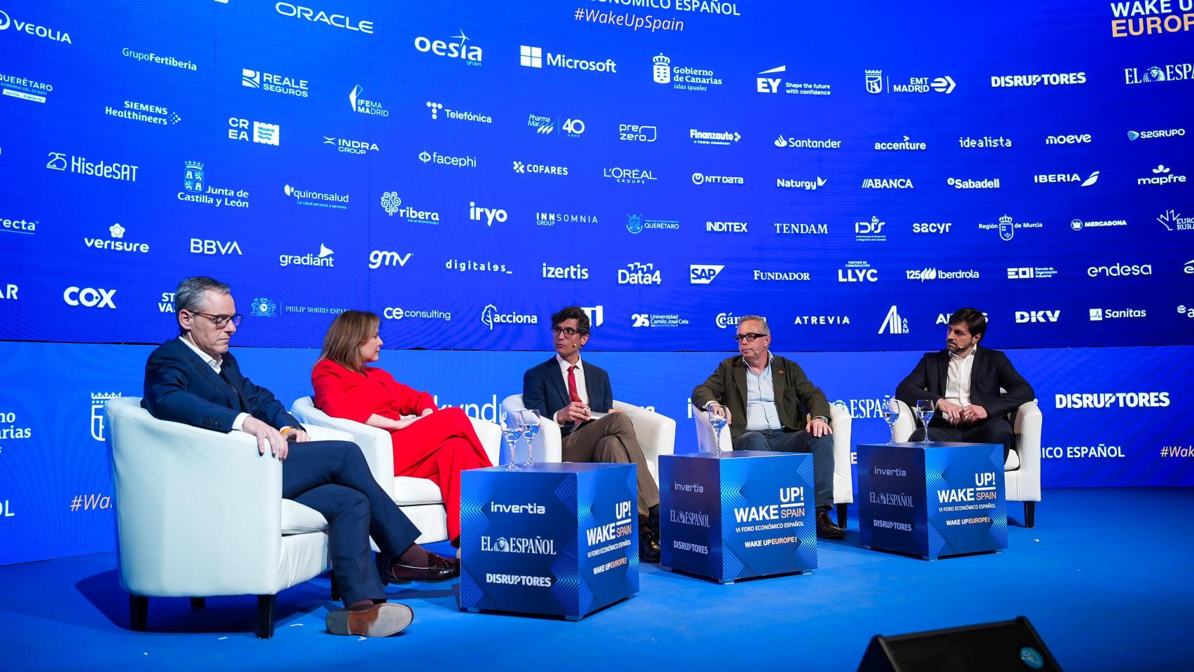 De izq a der: Manuel Bosch (Ribera Salud), María Fernanda Aguirre (Oesía), Marcos Domínguez (redactor de sanidad de EL ESPAÑOL), Alfonso Cossío (Oracle) y Miguel Tablado (Kyndryl)