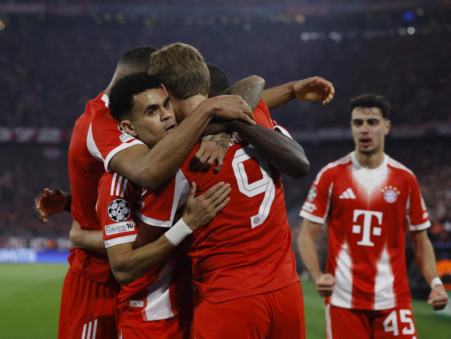 Los jugadores del Bayern de Múnich celebran el gol de Kane.