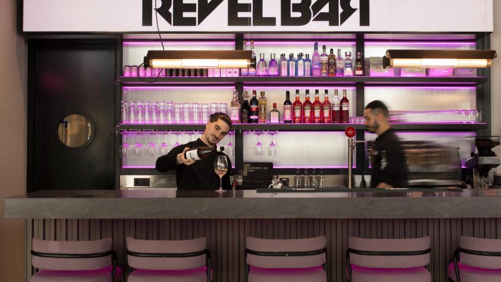 La barra de REV EL BAR.