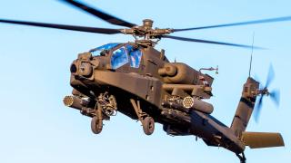 Un helicóptero AH-64E Apache.