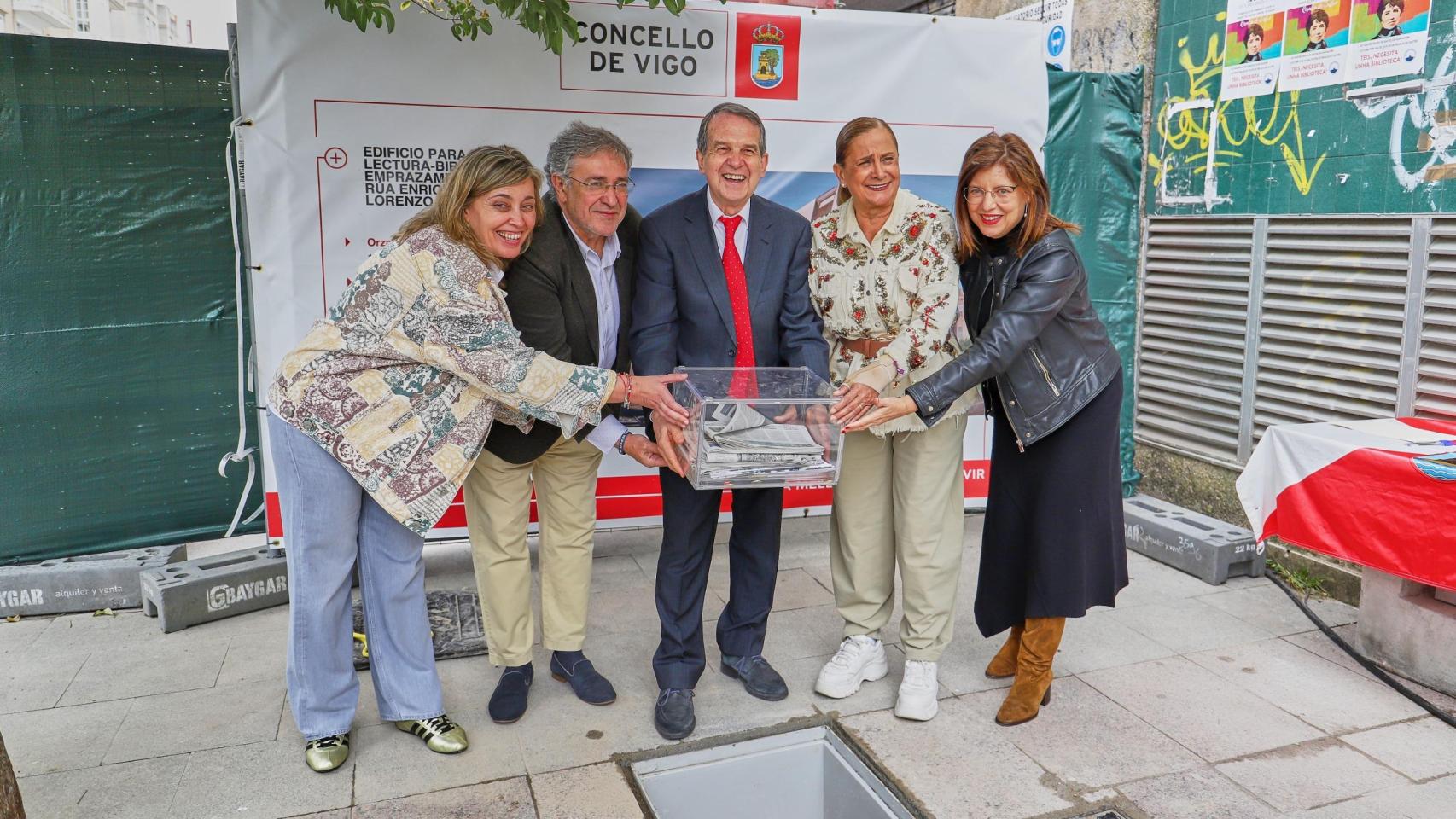 Primera piedra de la Biblioteca de Teis, en Vigo.