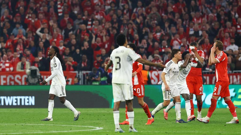 Camavinga es expulsado durante el partido de Munich.