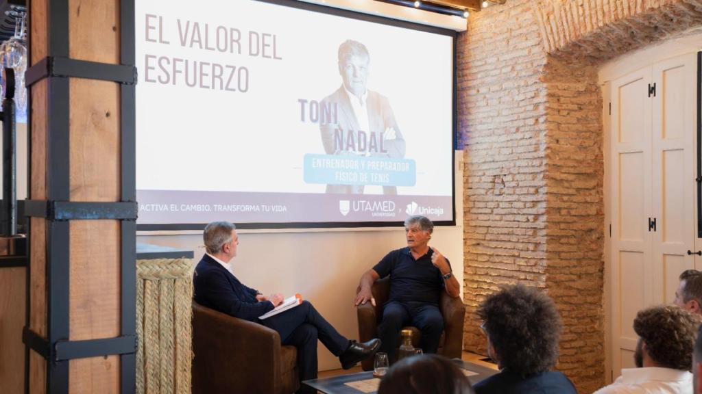 Toni Nadal y Adolfo Arjona, durante la charla.