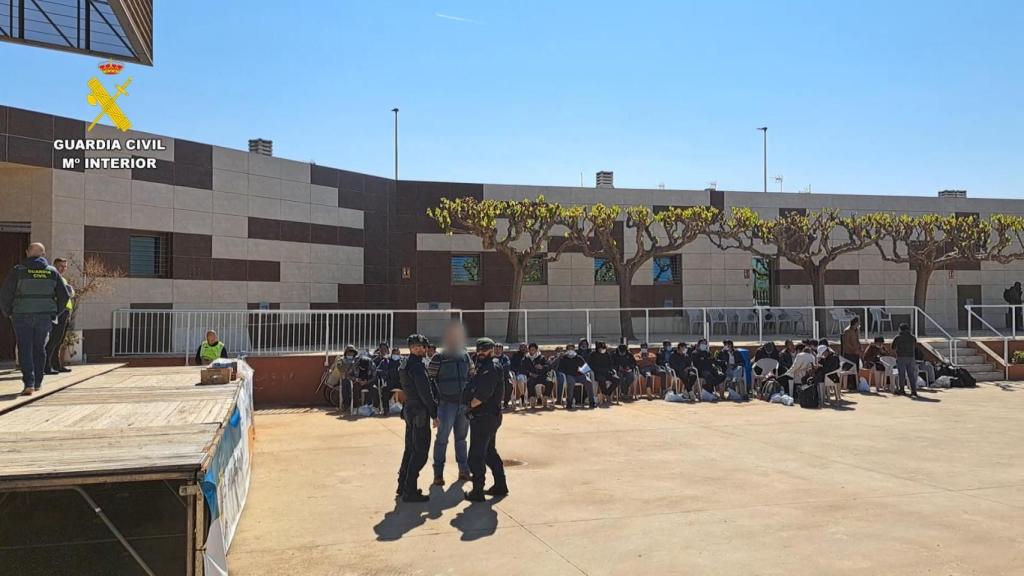 Imágenes de la operación de la Guardia Civil en Nules.
