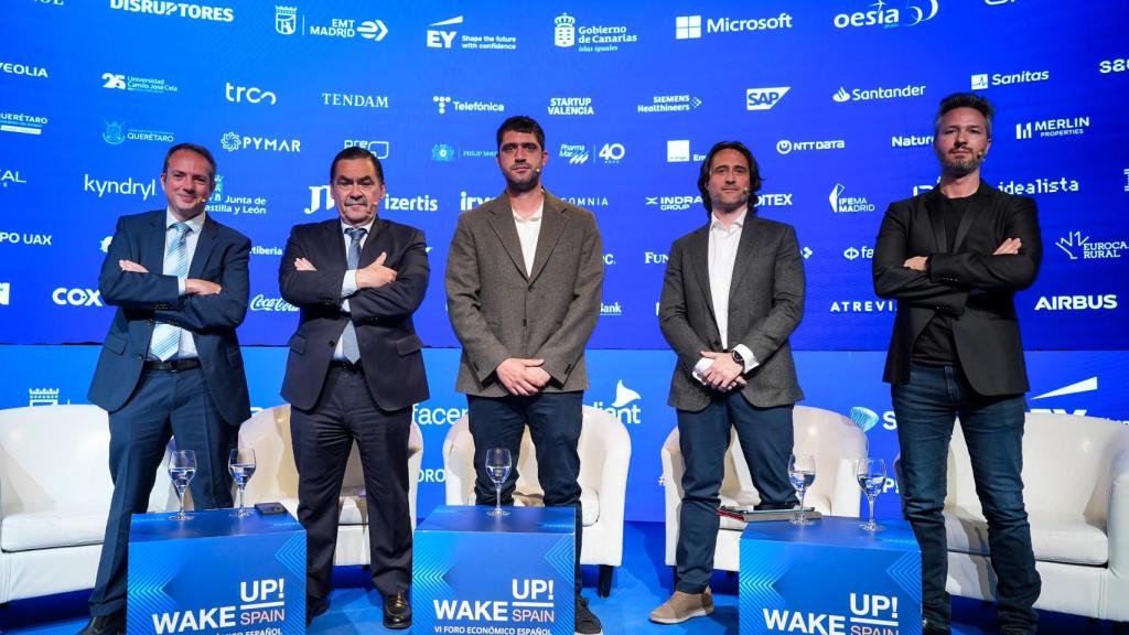 Participantes en la mesa de ciberseguridad durante 'Wake Up, Spain! 2026'
