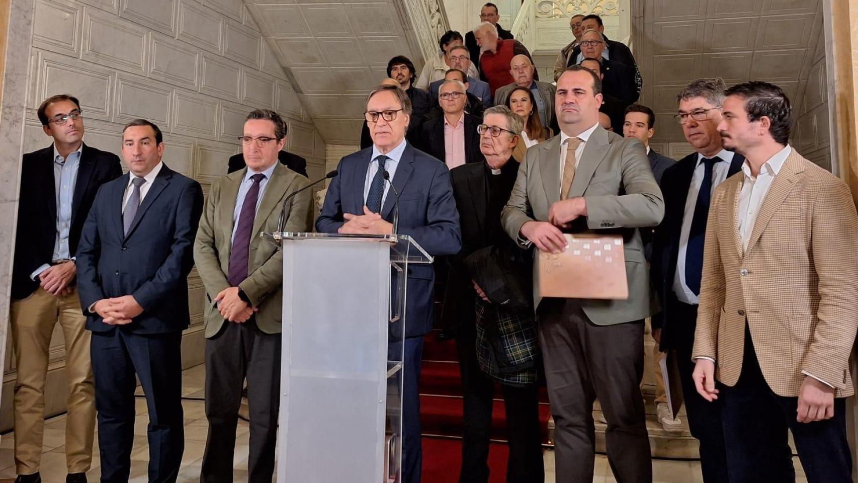 Carbayo convoca a Salamanca a la calle el 10 de mayo tras la reunión de la Plataforma en defensa del Ferrocarril