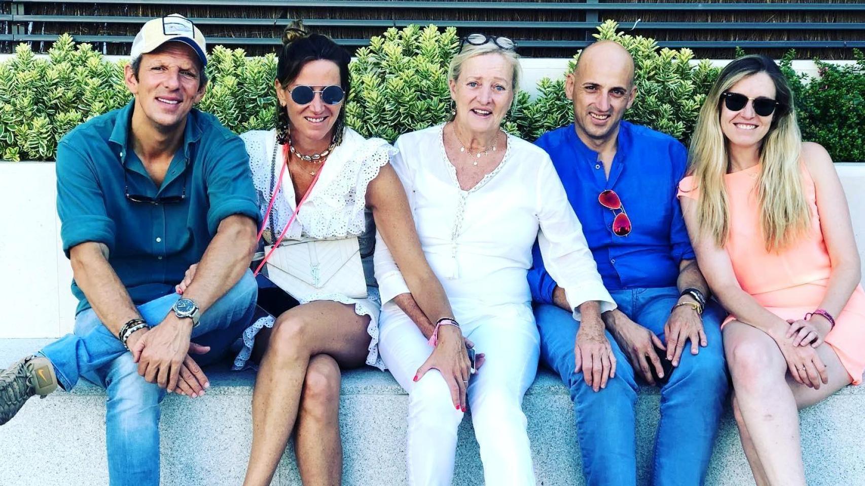 Joaquín Prat-izquierda-, Alejandra Prat, su madre, Marianne Sandberg, Federico Prat y Andrea Prat.