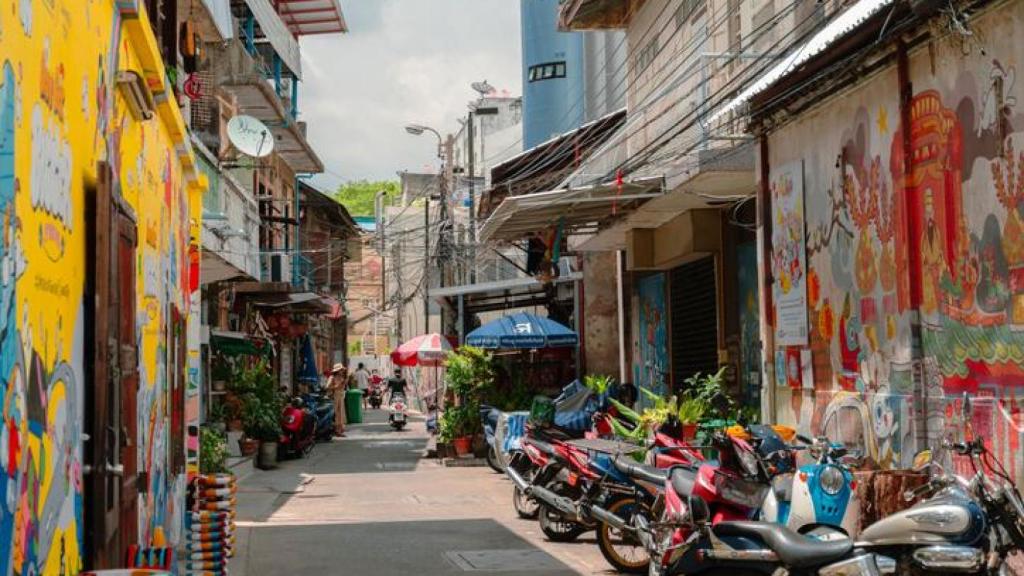 Una de las calles de Talat Noi, el barrio más antiguo de Bangkok.