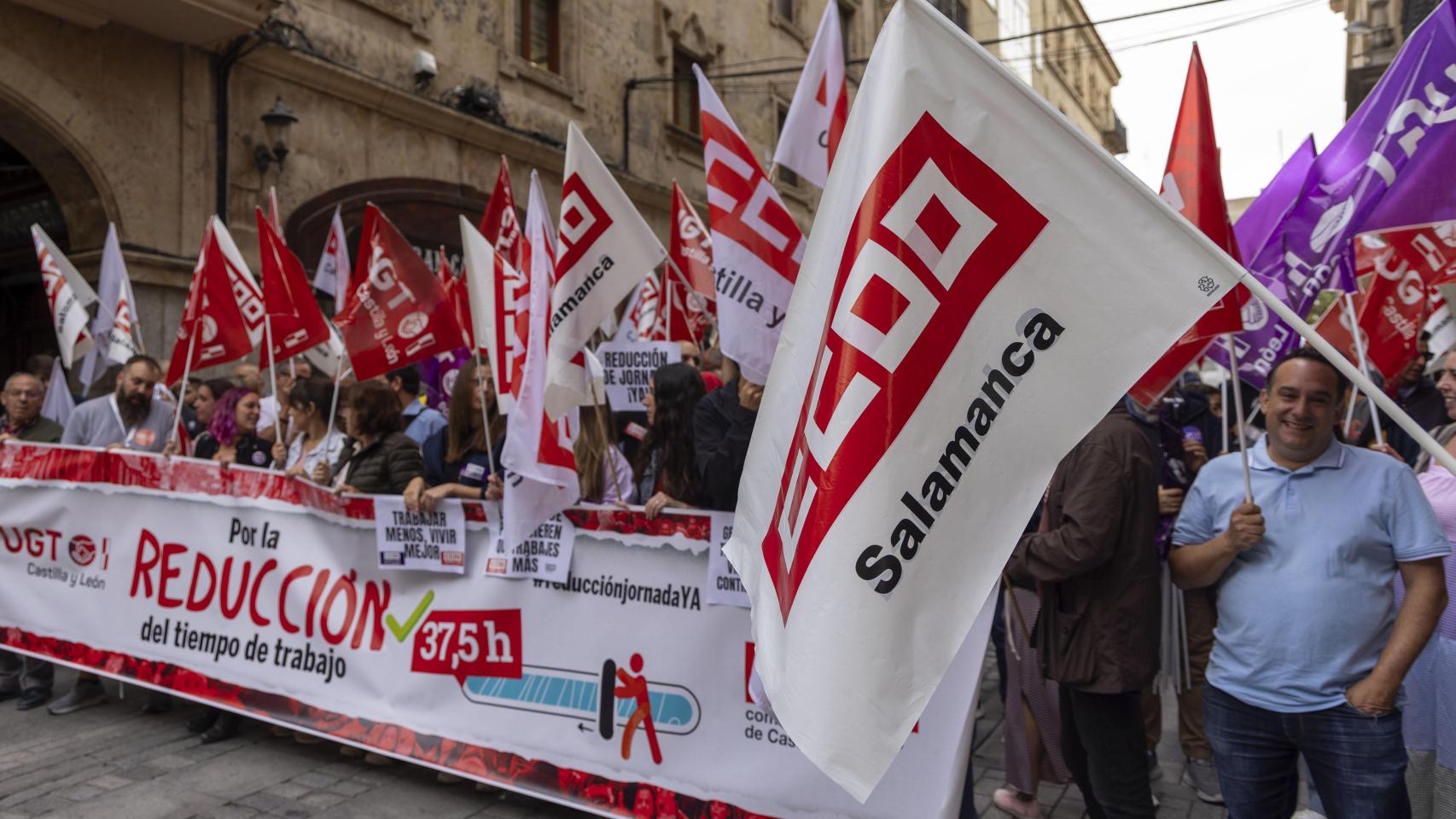 Imagen recurso de una movilización conjunta de UGT y CC.OO. en Salamanca.