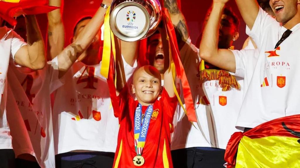 María, la princesa guerrera futbolera, con la Selección Española de Fútbol