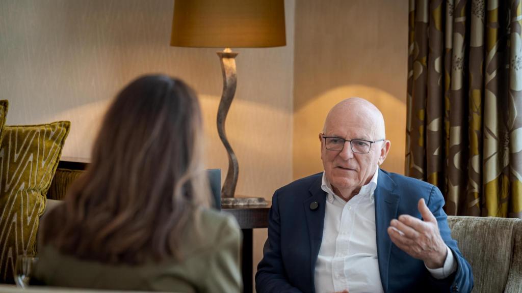 Richard Dearlove, durante su entrevista con EL ESPAÑOL.