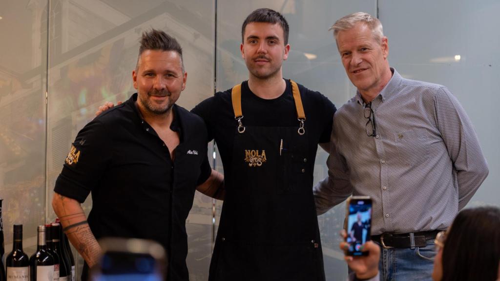 ALEX VIÑAL, DAVID LORENTE y BART JAN VAN GERWEN.