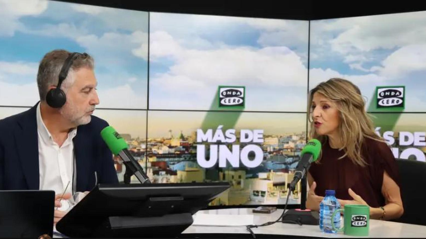 La vicepresidenta Yolanda Díaz, con Carlos Alsina en Onda Cero.
