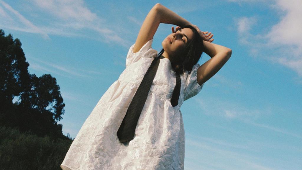Madi Vera posa en una imagen promocional de su nuevo proyecto musical