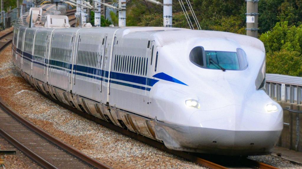 Uno de los Shinkansen N700S como los que recibirán las nuevas tecnologías