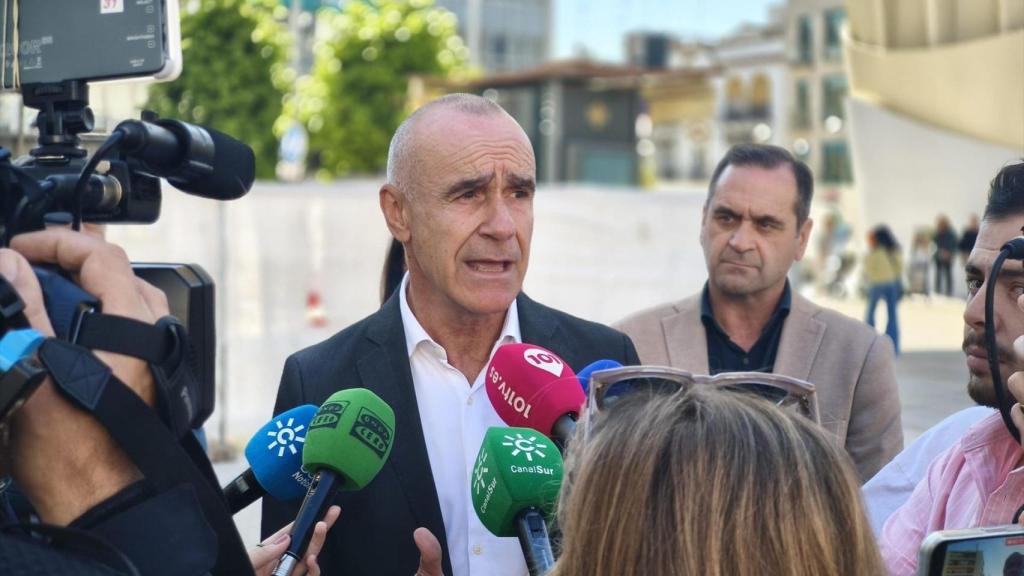 El portavoz municipal del PSOE en Sevilla, Antonio Muñoz, en declaraciones a medios.