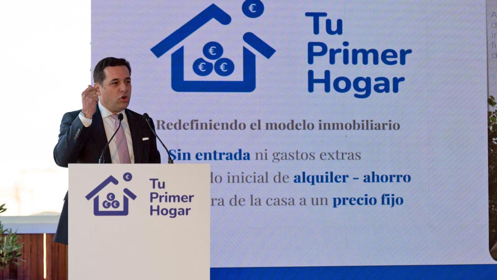 Francisco Gómez en la presentación de la empresa Tu Primer Hogar en Marbella.