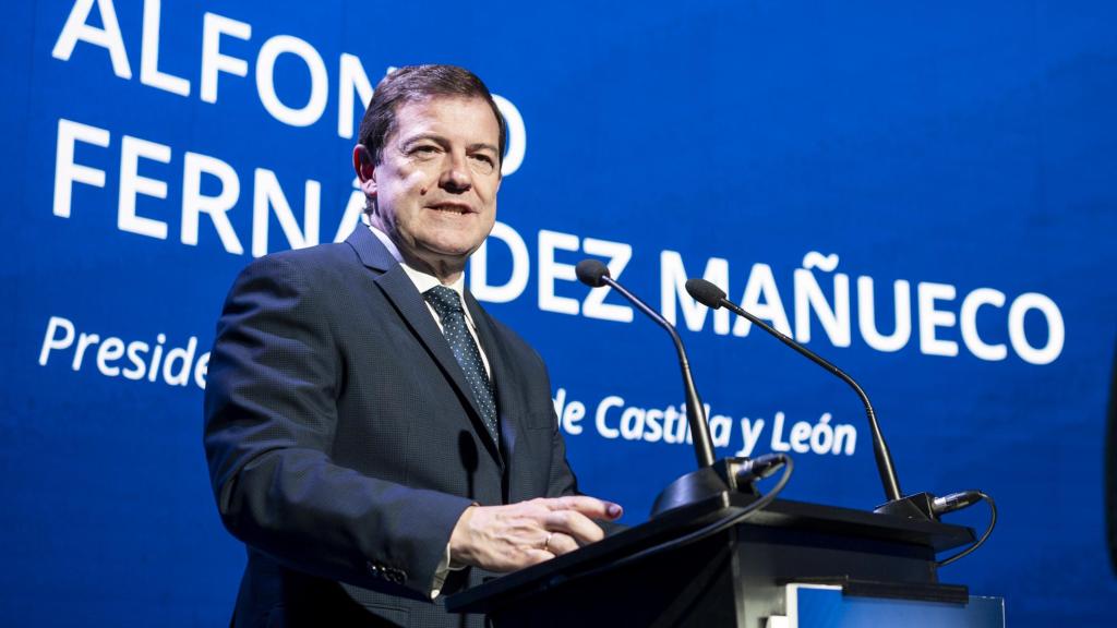 Alfonso Fernández Mañueco, presidente de la Junta de Castilla y León, durante su intervención en la quinta jornada del Wake Up, Spain! Wake Up, Europe! 'Crecimiento, cohesión e incertidumbre'.