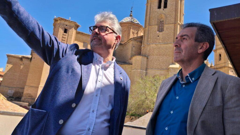 Carmelo Pérez, presidente de la FAMCP, y José Miguel Celma, presidente de la Comarca del Bajo Aragón.