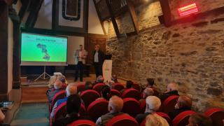 Javier Faúndez presentando en Sanabria el plan de 4 millones para La Raya de Zamora.