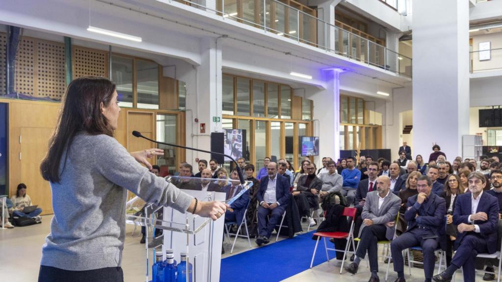 La alcaldesa, Inés Rey, en un acto ante empresas tecnológicas en el CSA de la Ciudad de las TIC.