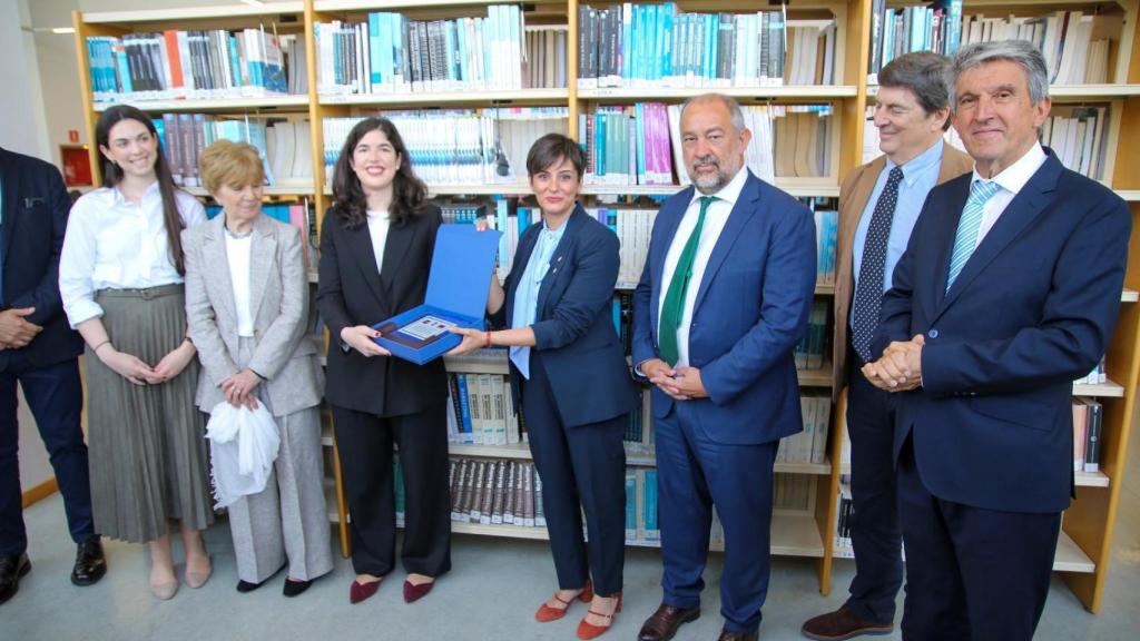 Acto de donación de los libros de José Enrique Serrano a la UCLM. Foto: Ministerio de Vivienda y Agenda Urbana.
