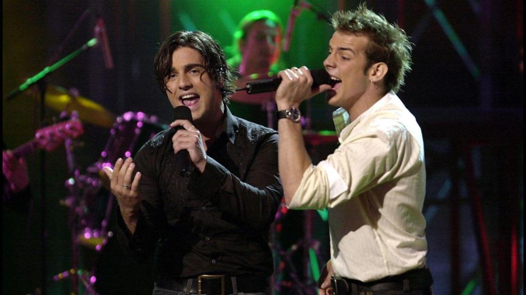 David Bustamante y Àlex Casademunt, cantando 'Dos hombres y un destino'.