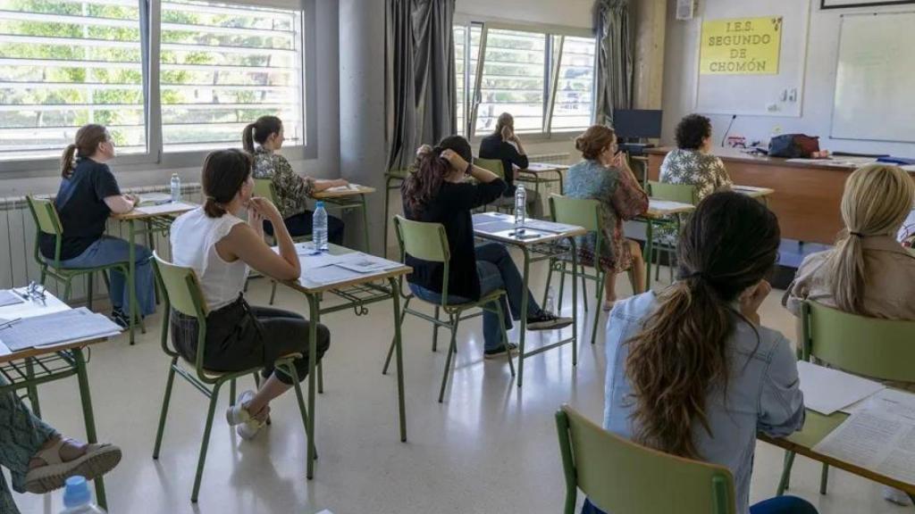 Opositores en un examen. EFE