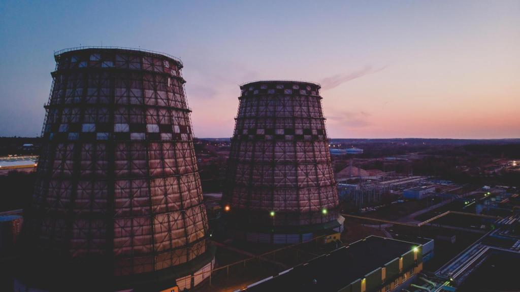 Polonia apuesta por la energía nuclear de España para blindar el combustible de los nuevos reactores europeos