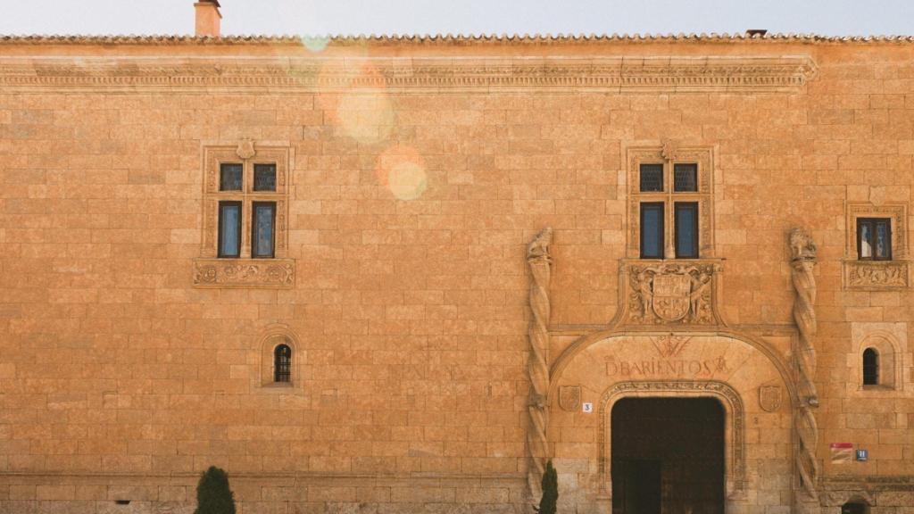 Fachada del Palacio de Montarco.