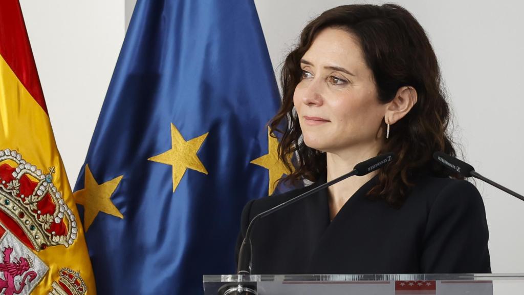 La presidenta de la Comunidad de Madrid, Isabel Díaz Ayuso, en el encuentro que ha mantenido hoy, en Bruselas, con directivos y representantes de empresas españolas.