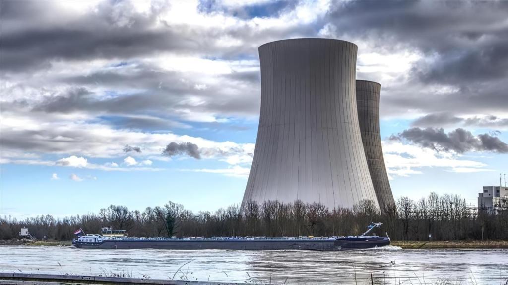 Japón cambia su estrategia: reactiva la mayor planta nuclear del mundo tras 14 años parada para frenar la crisis del petróleo