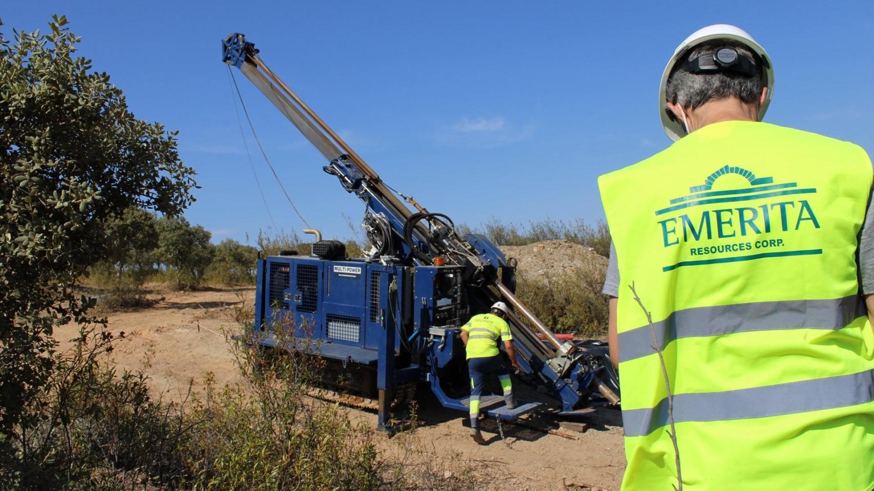 Trabajadores de Emerita Resources, en una imagen de archivo.