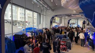 Reabre en A Coruña la DéporTienda.