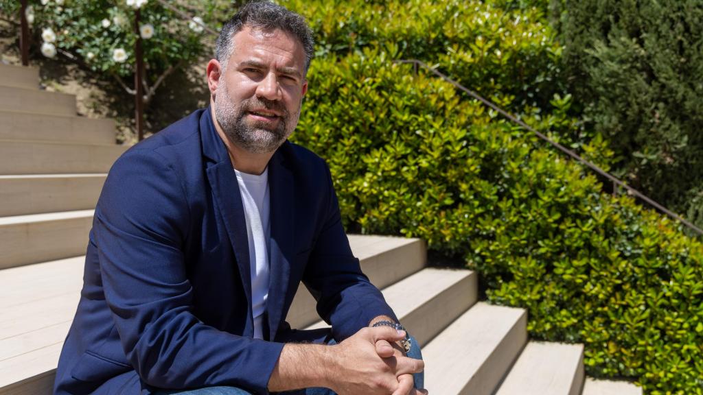 El exjugador profesional Carlos Cabezas se ha unido al equipo de Juanma Moreno.
