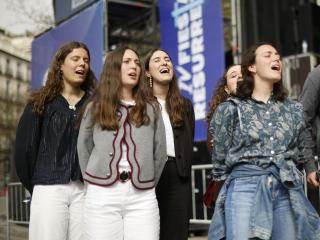 Integrantes del grupo católico Hakuna Group en la IV Fiesta de la Resurrección.
