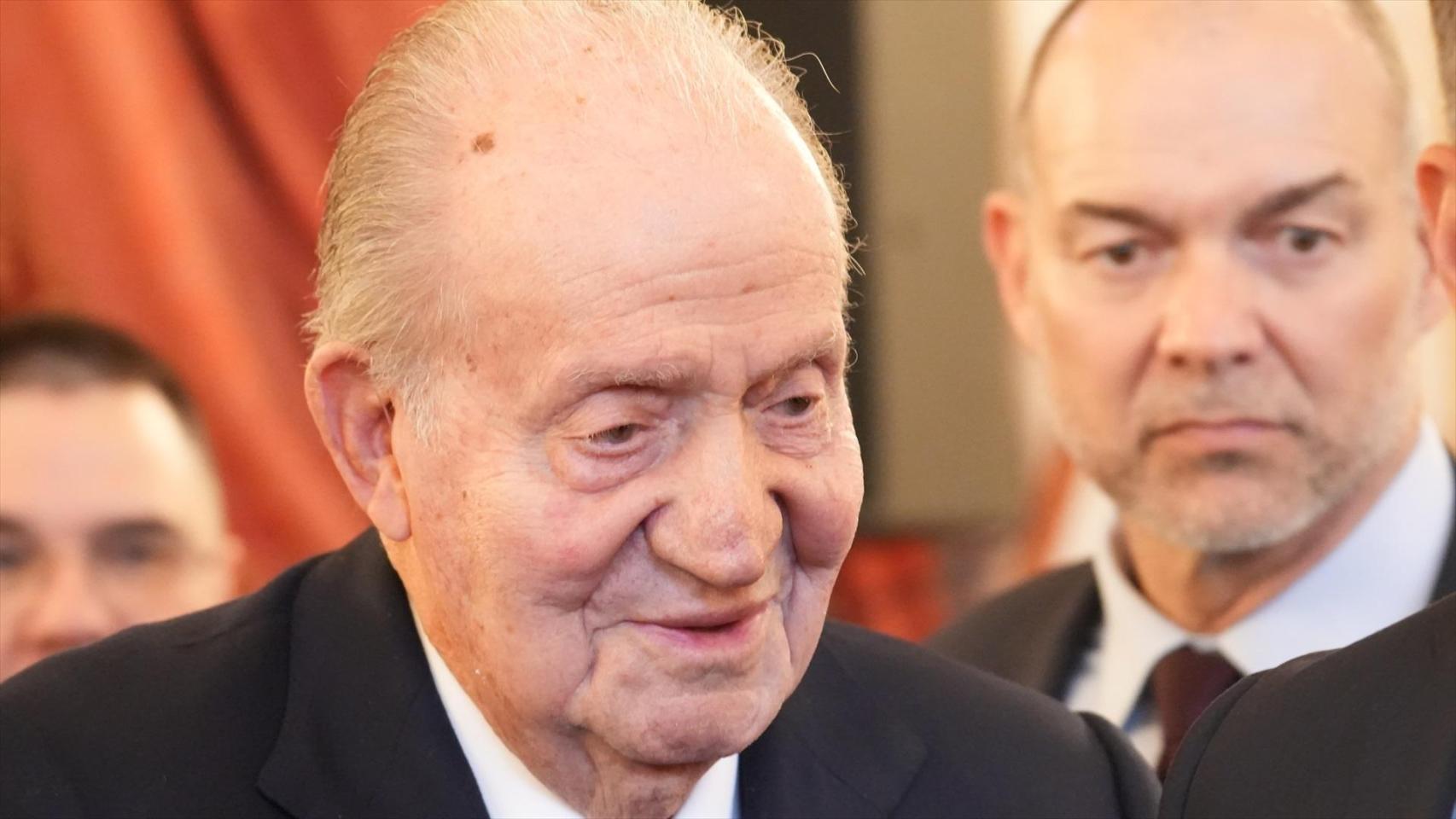 El rey emérito Juan Carlos I, el pasado sábado en la Asamblea Nacional de Francia, al recoger el premio a su libro de memorias.