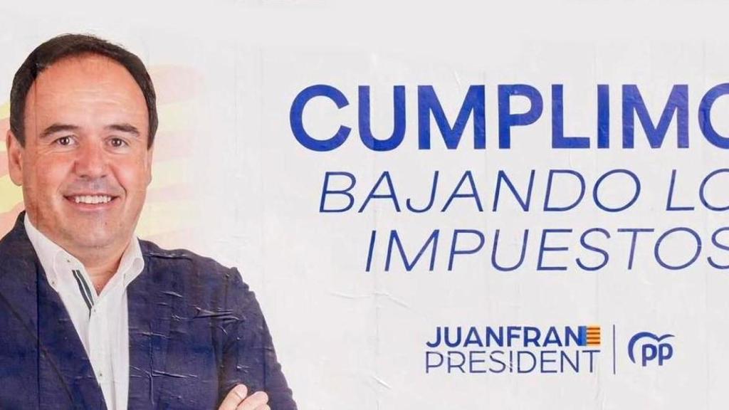 Detalle de carteles de la Generalitat Valenciana con motivo de la campaña de la Renta 2025.