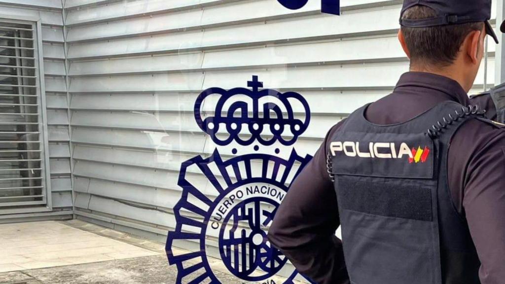 Un agente de la Policía Nacional.