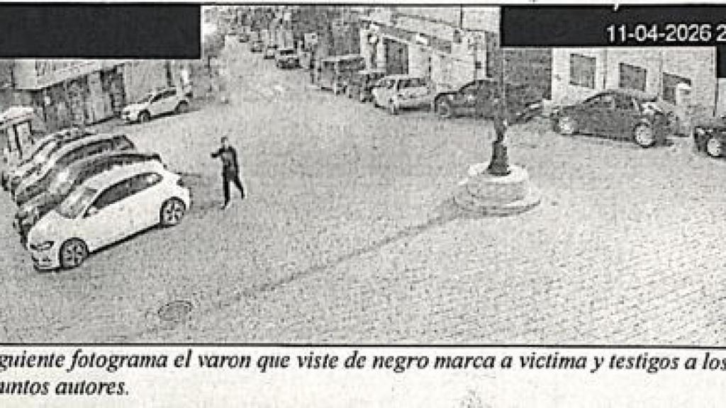 Momento en el que Raúl marca como objetivos a la pareja de novios y Antonio.